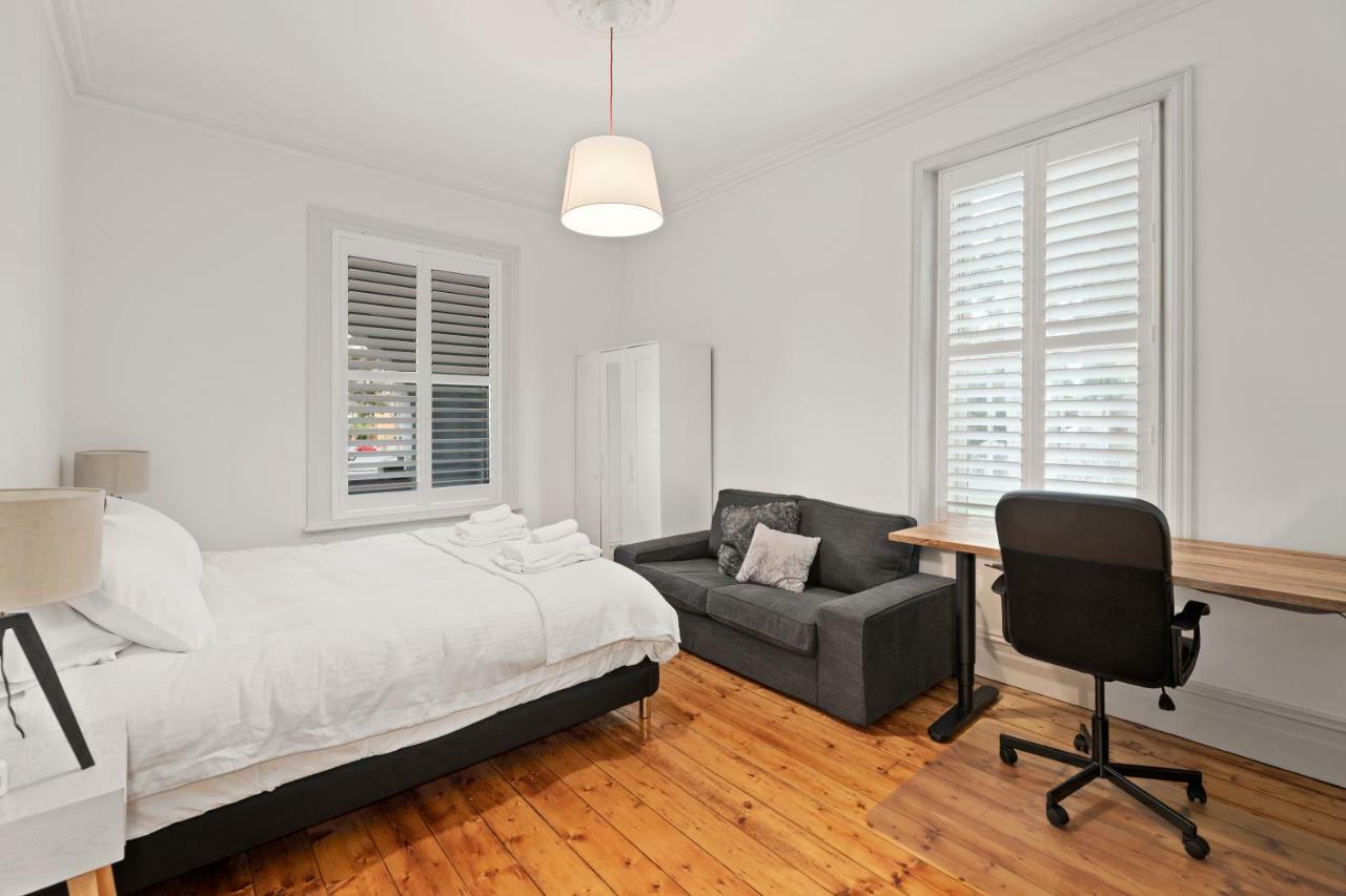 Work Sleep Live Melbourne Bed & Breakfast Exterior photo